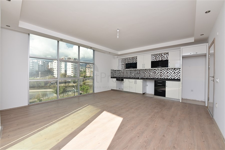 على ضفة النهر - مجمع حديث - شقة 2 غرفة وصالة - في كاستل / الانيا 