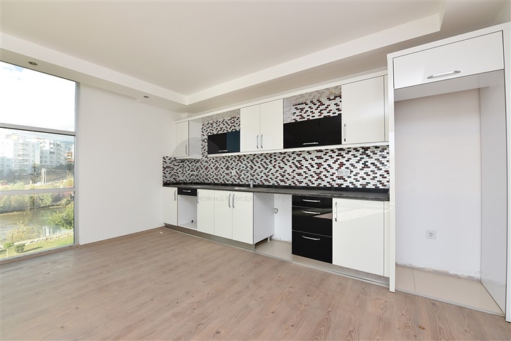 على ضفة النهر - مجمع حديث - شقة 2 غرفة وصالة - في كاستل / الانيا 