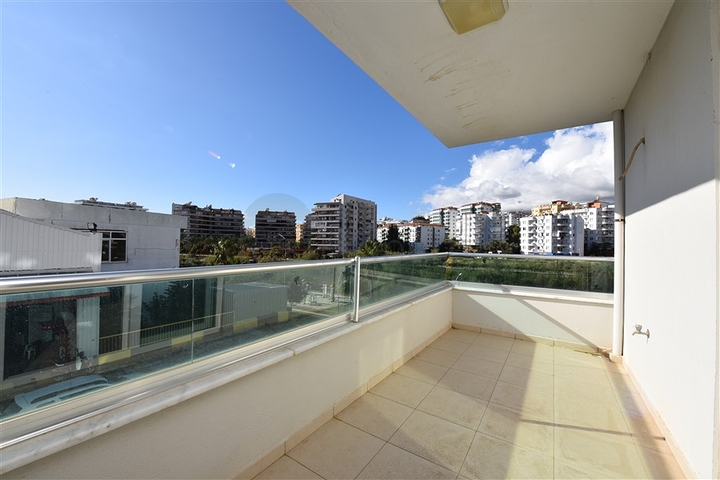 على ضفة النهر - مجمع حديث - شقة 2 غرفة وصالة - في كاستل / الانيا 