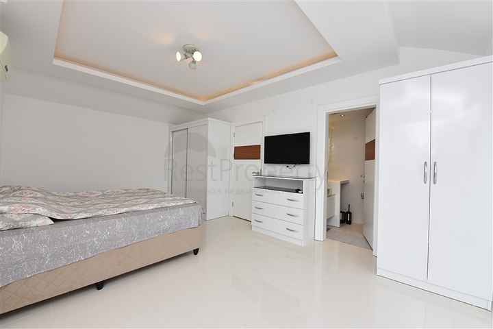 دوبلكس فاخرة - في مركز مدينة الانيا - جانب شاطئ كليوباترا 