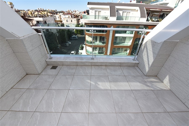 دوبلكس فاخرة - في مركز مدينة الانيا - جانب شاطئ كليوباترا 