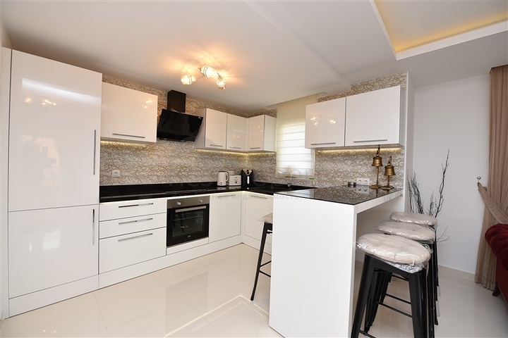 دوبلكس فاخرة - في مركز مدينة الانيا - جانب شاطئ كليوباترا 