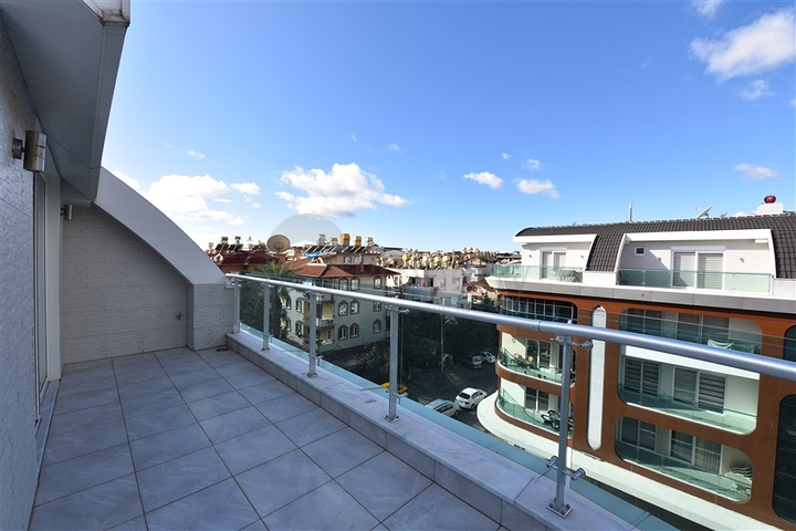 دوبلكس فاخرة - في مركز مدينة الانيا - جانب شاطئ كليوباترا 