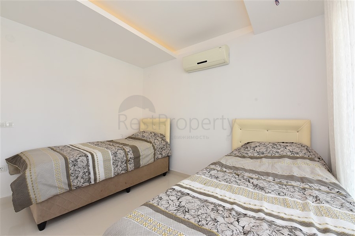 دوبلكس فاخرة - في مركز مدينة الانيا - جانب شاطئ كليوباترا 