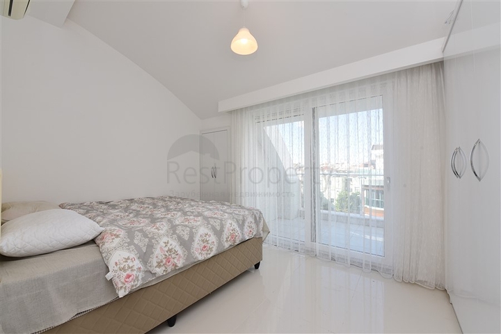 دوبلكس فاخرة - في مركز مدينة الانيا - جانب شاطئ كليوباترا 