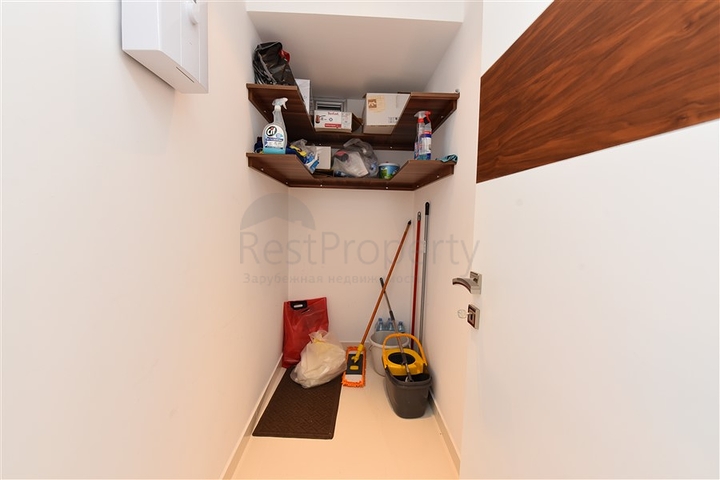 دوبلكس فاخرة - في مركز مدينة الانيا - جانب شاطئ كليوباترا 