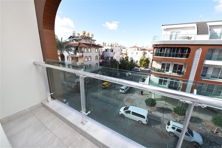 دوبلكس فاخرة - في مركز مدينة الانيا - جانب شاطئ كليوباترا 