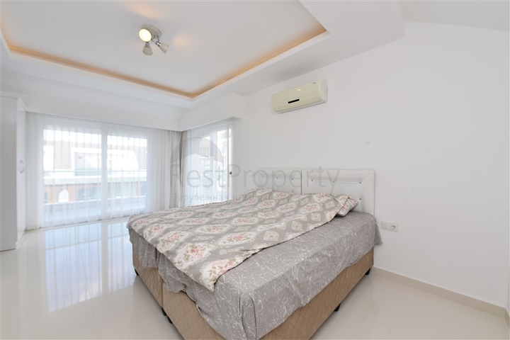 دوبلكس فاخرة - في مركز مدينة الانيا - جانب شاطئ كليوباترا 