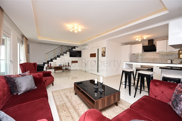 دوبلكس فاخرة - في مركز مدينة الانيا - جانب شاطئ كليوباترا 