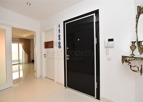 دوبلكس فاخرة - في مركز مدينة الانيا - جانب شاطئ كليوباترا 