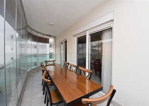 دوبلكس فاخرة - في مركز مدينة الانيا - جانب شاطئ كليوباترا 