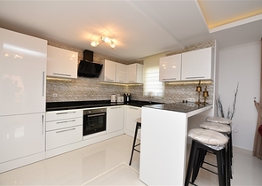 دوبلكس فاخرة - في مركز مدينة الانيا - جانب شاطئ كليوباترا 