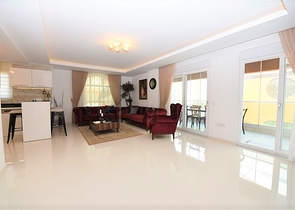 دوبلكس فاخرة - في مركز مدينة الانيا - جانب شاطئ كليوباترا 