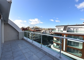 دوبلكس فاخرة - في مركز مدينة الانيا - جانب شاطئ كليوباترا 