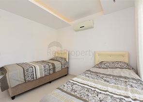 دوبلكس فاخرة - في مركز مدينة الانيا - جانب شاطئ كليوباترا 