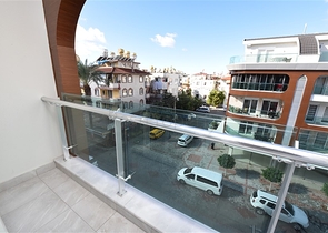 دوبلكس فاخرة - في مركز مدينة الانيا - جانب شاطئ كليوباترا 