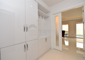 دوبلكس فاخرة - في مركز مدينة الانيا - جانب شاطئ كليوباترا 