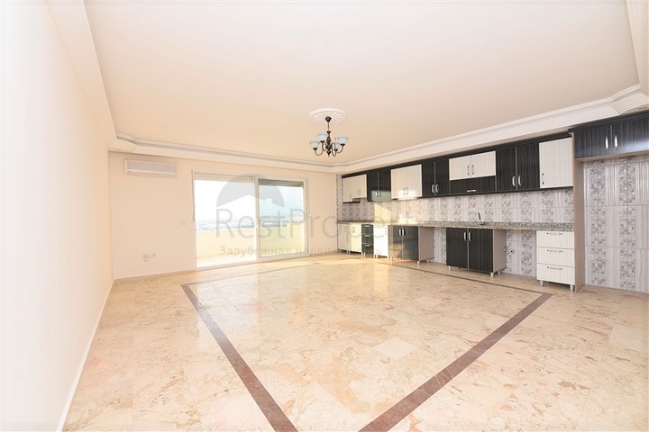 دوبلكس واسعة - اطلالة مفتوحة - سعر مميز - في مهموتلار / الانيا 