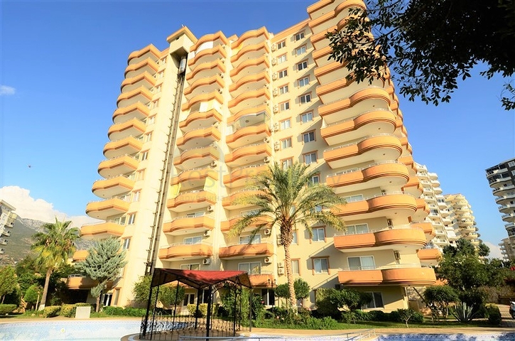 دوبلكس واسعة - اطلالة مفتوحة - سعر مميز - في مهموتلار / الانيا 