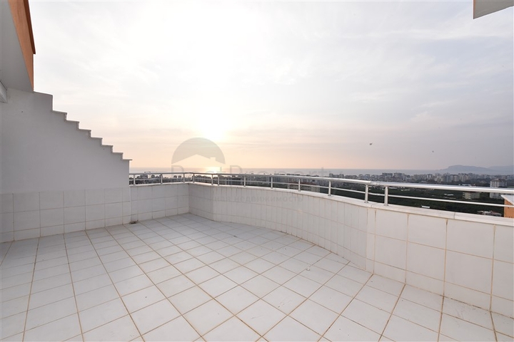 دوبلكس واسعة - اطلالة مفتوحة - سعر مميز - في مهموتلار / الانيا 