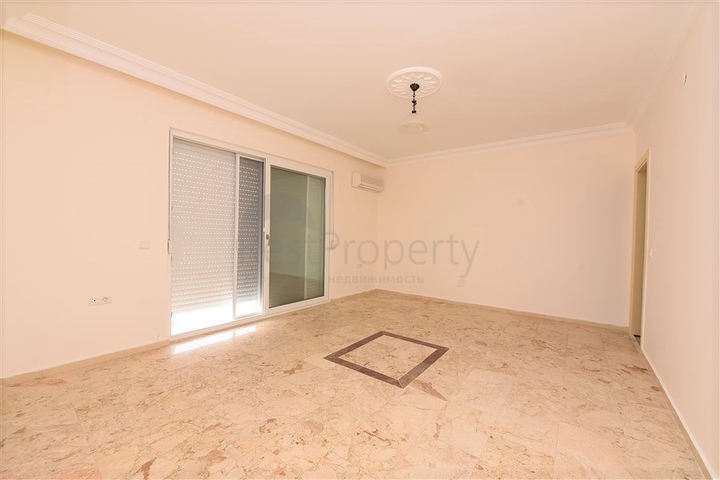 دوبلكس واسعة - اطلالة مفتوحة - سعر مميز - في مهموتلار / الانيا 