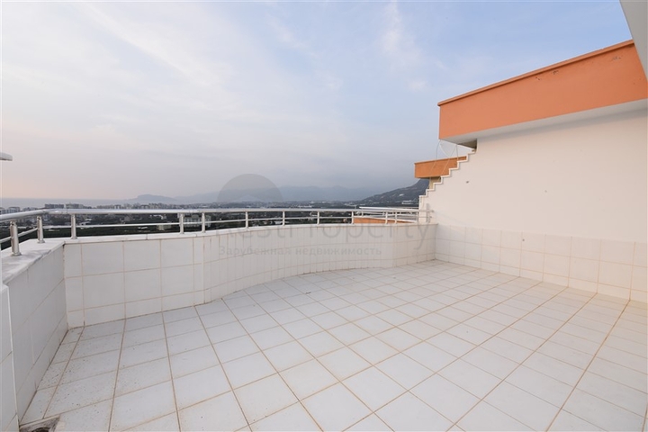 دوبلكس واسعة - اطلالة مفتوحة - سعر مميز - في مهموتلار / الانيا 