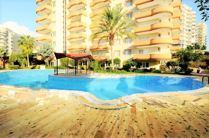 دوبلكس واسعة - اطلالة مفتوحة - سعر مميز - في مهموتلار / الانيا 