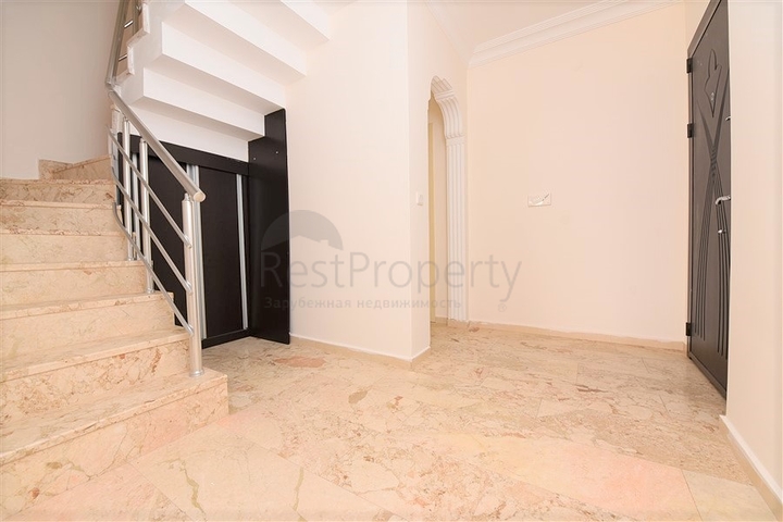 دوبلكس واسعة - اطلالة مفتوحة - سعر مميز - في مهموتلار / الانيا 