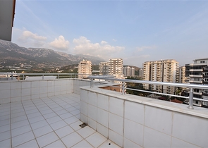 دوبلكس واسعة - اطلالة مفتوحة - سعر مميز - في مهموتلار / الانيا 