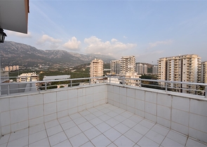 دوبلكس واسعة - اطلالة مفتوحة - سعر مميز - في مهموتلار / الانيا 