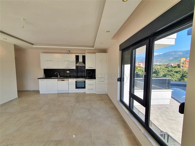 مجمع سكني فاخر - شقة غرفة وصالة - منطقة حيوية - في اوبا / الانيا 