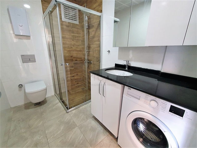 مجمع سكني فاخر - شقة غرفة وصالة - منطقة حيوية - في اوبا / الانيا 