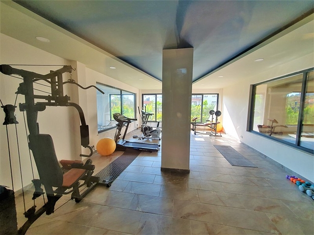 مجمع سكني فاخر - شقة غرفة وصالة - منطقة حيوية - في اوبا / الانيا 