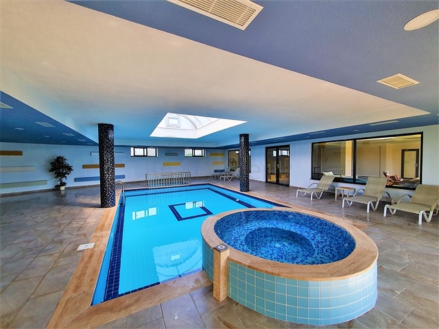 مجمع سكني فاخر - شقة غرفة وصالة - منطقة حيوية - في اوبا / الانيا 