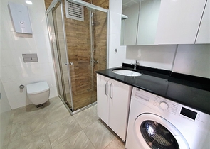 مجمع سكني فاخر - شقة غرفة وصالة - منطقة حيوية - في اوبا / الانيا 