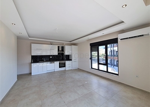 مجمع سكني فاخر - شقة غرفة وصالة - منطقة حيوية - في اوبا / الانيا 