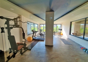 مجمع سكني فاخر - شقة غرفة وصالة - منطقة حيوية - في اوبا / الانيا 