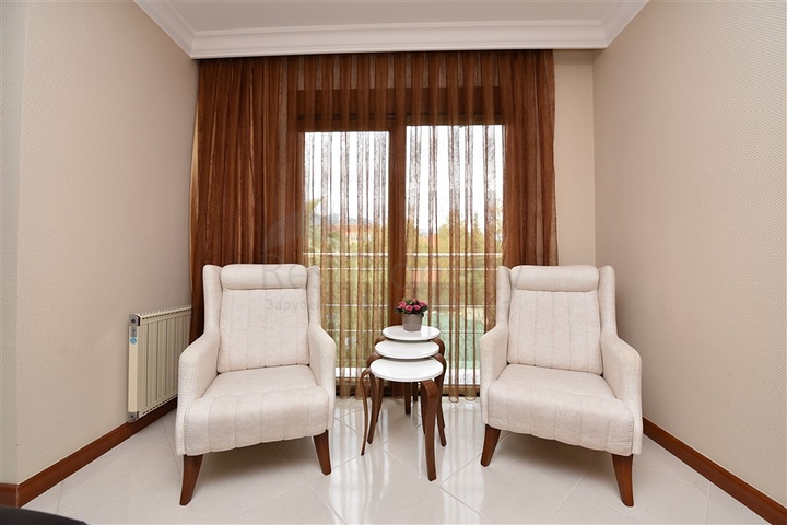 ضمن مجمع اول صف على البحر - شقة فاخرة 2 غرفة وصالة في مركز الانيا 