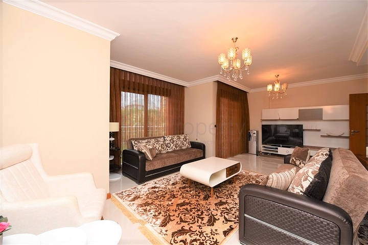 ضمن مجمع اول صف على البحر - شقة فاخرة 2 غرفة وصالة في مركز الانيا 