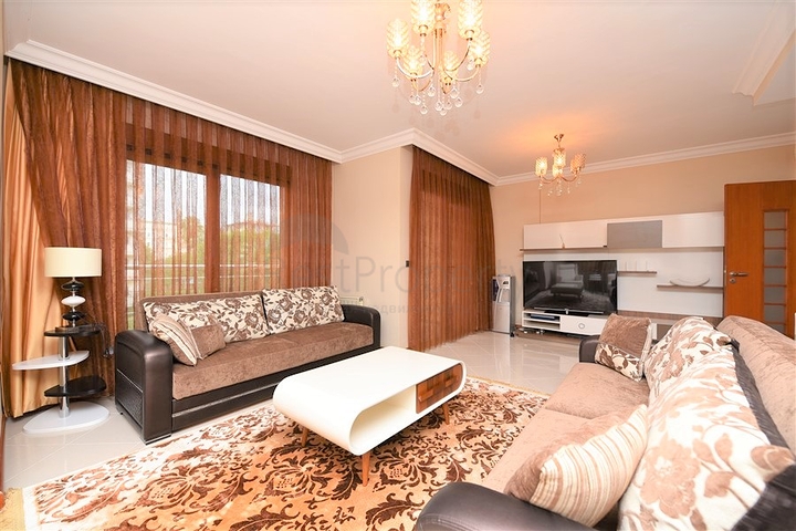 ضمن مجمع اول صف على البحر - شقة فاخرة 2 غرفة وصالة في مركز الانيا 