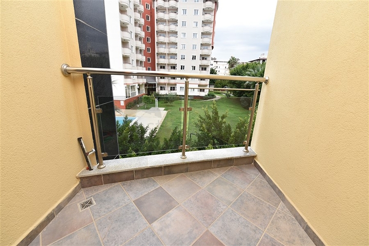 ضمن مجمع اول صف على البحر - شقة فاخرة 2 غرفة وصالة في مركز الانيا 