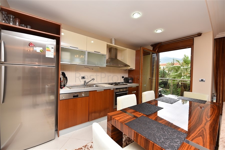 ضمن مجمع اول صف على البحر - شقة فاخرة 2 غرفة وصالة في مركز الانيا 