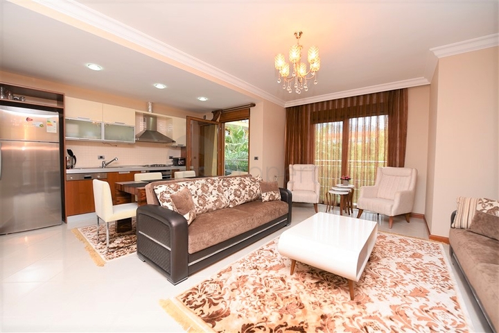 ضمن مجمع اول صف على البحر - شقة فاخرة 2 غرفة وصالة في مركز الانيا 