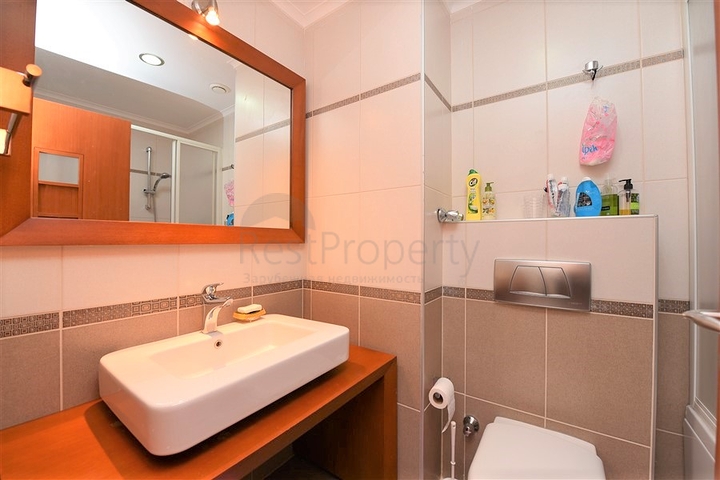 ضمن مجمع اول صف على البحر - شقة فاخرة 2 غرفة وصالة في مركز الانيا 