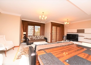 ضمن مجمع اول صف على البحر - شقة فاخرة 2 غرفة وصالة في مركز الانيا 