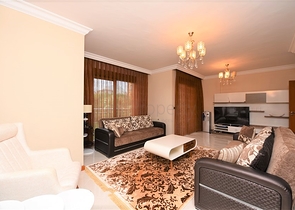 ضمن مجمع اول صف على البحر - شقة فاخرة 2 غرفة وصالة في مركز الانيا 