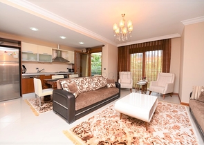 ضمن مجمع اول صف على البحر - شقة فاخرة 2 غرفة وصالة في مركز الانيا 