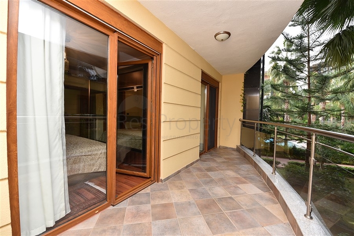 مجمع فاخر -اول صف على البحر - مركز الانيا - شقة مفروشة غرفتين وصالة 