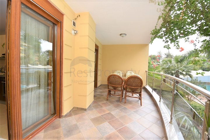 مجمع فاخر -اول صف على البحر - مركز الانيا - شقة مفروشة غرفتين وصالة 