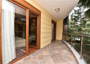 مجمع فاخر -اول صف على البحر - مركز الانيا - شقة مفروشة غرفتين وصالة 